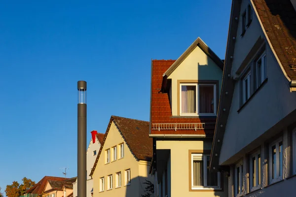 Stadtfassaden Von Gebäuden Süddeutschland Bei Blauem Himmel Herbstabend — Stockfoto