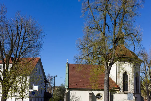 Byggnader Hästar Och Chapelle Med Symboler För Livet Landsbygden — Stockfoto