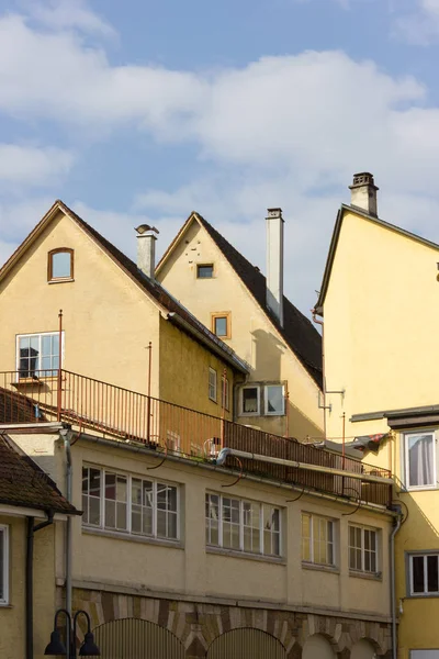 Fachadas Marco Chapado Oro Arquitectura Moderna Mezclada Una Ciudad Histórica — Foto de Stock