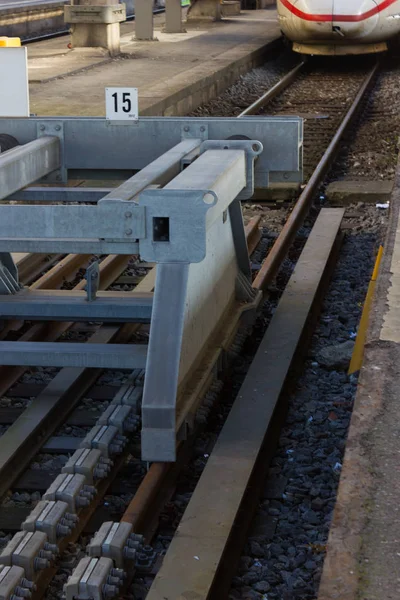 Bahnhofsarchitektur Und Eilige Menschen Und Zugtypische Details — Stockfoto