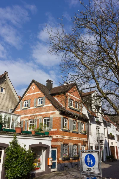 Rahmenfassaden Und Vergoldete Moderne Architektur Gemischt Einer Historischen Stadt Süddeutschlands — Stockfoto