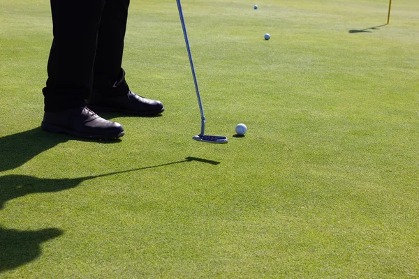 Spela Golf Sommardag Och Grön Gräsmatta Södra Tyska Landsbygden — Stockfoto