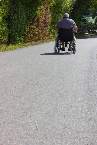 Personas Con Discapacidad Silla Ruedas Sur Alemania —  Fotos de Stock