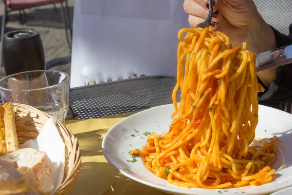 Deliciosa Comida Cafetería Aire Libre Primavera Lago Maggiore Verbania Italia —  Fotos de Stock