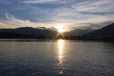 Günbatımı zaman Nehri'nin doğal arka plan.