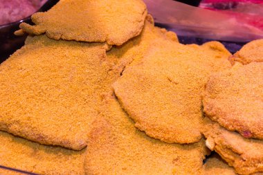 assorment sığır eti biftek ve sosis