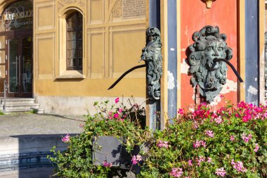 Şehir Ulm şehir evi ve turistik spot denilen fischerviertel yakınındaki tarihi Çeşme