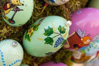 Doğu yumurta handpainted yakınındaki bir Paskalya Çeşme Münih şehir ve stuttgart yakınlarında bir kırsal kırsal köy Market'te