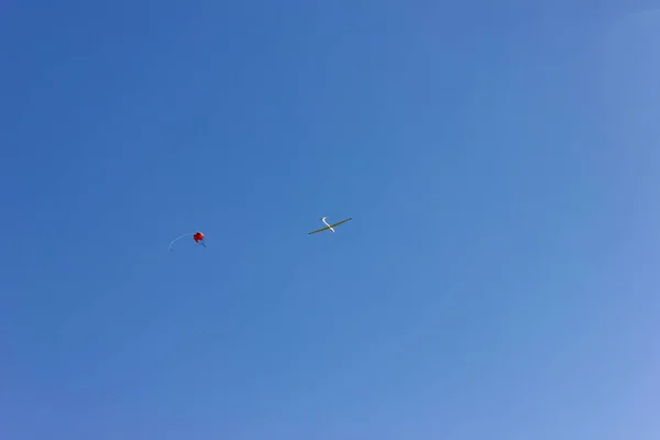 Segelflugzeug Seilwindenstart Bei Blauem Himmel Süddeutschland — Stockfoto