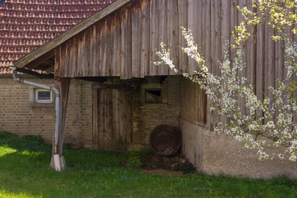 Fienile Abbandonato Giardino Cottage Nella Campagna Rurale Della Germania Meridionale — Foto Stock