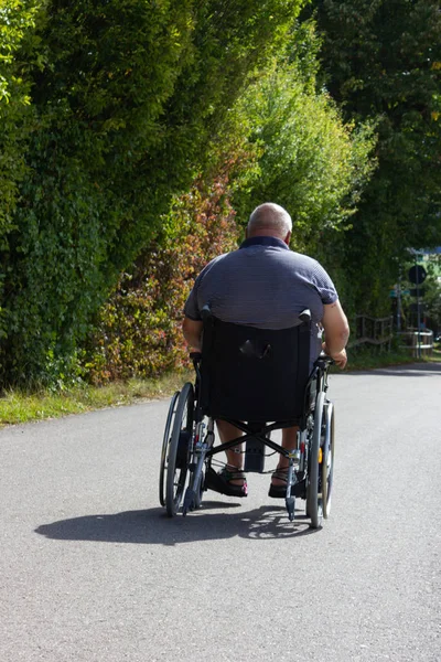 Funktionshindrad Person Motor Hjulet Stol Södra Tyskland — Stockfoto