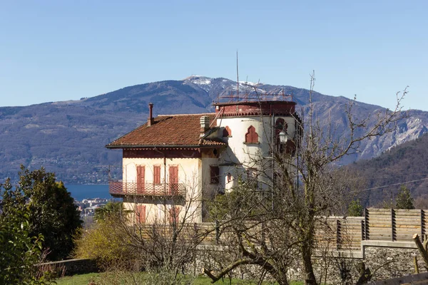 Piękny Widok Piemonckie Wiosek Jeziora Lago Maggiore — Zdjęcie stockowe