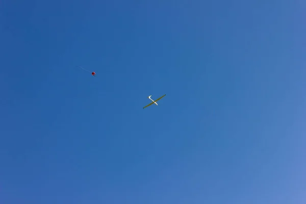 Svævefly Spil Start Blå Himmel Sydtyskland Efterår Solrig Eftermiddag - Stock-foto