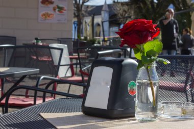 Lago Maggiore sabah kafede dinlendirici görünümünü