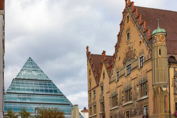 Ayuntamiento Histórico Moderna Biblioteca Ciudad Histórica Ulm Sur Alemania Verano — Foto de Stock