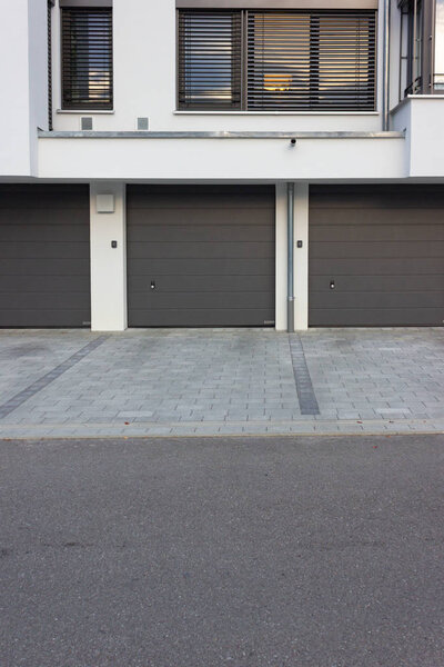 жилой район современной архитектуры в сельской местности южной Германии
