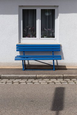 Sen görmek detayları ve renkleri yazlık ülke binaları ve sokakları vintage dekorasyon ile Haziran ayında Güney Almanya çok güneşli bir günde