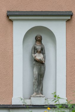 Güney Alman tarihi şehir cepheler ayrıntılı süsler ve rakamlar ile zaman formu 1900 büyüleyici romantik manzaraya bugüne kadar açıklanmaktadır