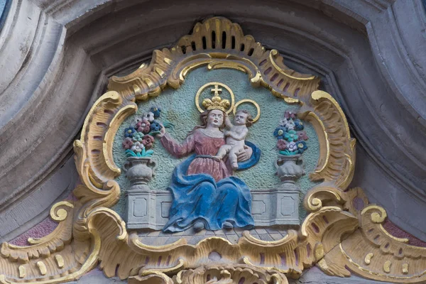 Una Ciudad Histórica Sur Alemania Fachadas Estatuas Ornamentos Detallados Edificios —  Fotos de Stock