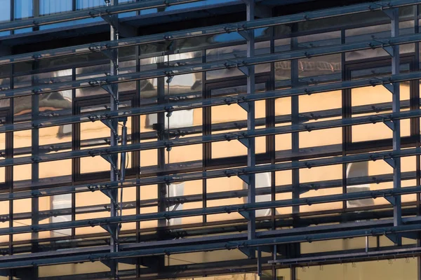 Evening Summer Bright Sky Shiny Glass Aluminium Facade Look Fascinating — Stock Photo, Image