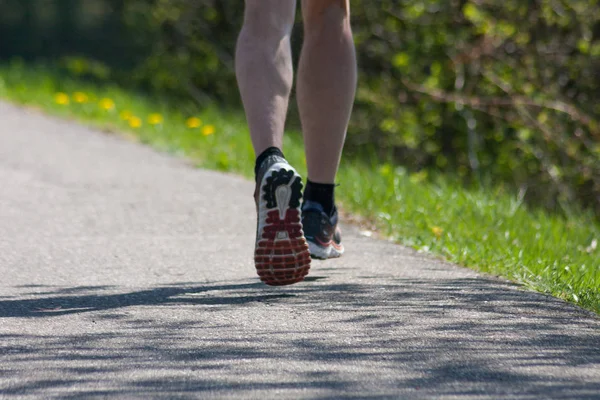 Man Draait Buiten Lente — Stockfoto