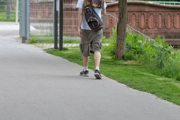 Mitte Mai Lädt Frisches Grün Damen Und Herren Entspannung Und — Stockfoto