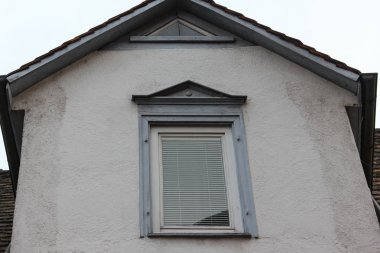 kapı ve pencere eşiği ya da bir şehir Güney Almanya Münih ve stuttgart yakınındaki binaların süsler cepheler