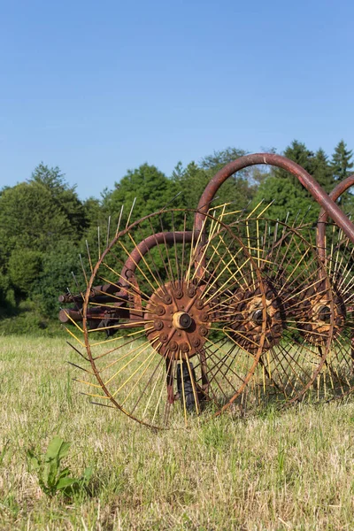 Gereblyézés Gép Haying Egy Régi Traktor Június Napos Este Déli — Stock Fotó