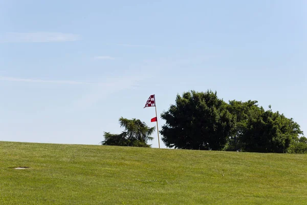 Mycket Solig Dag Juni Södra Tyskland Golf Fält Med Grön — Stockfoto