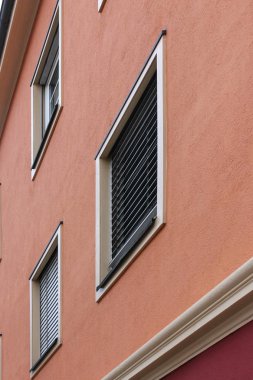 kapı ve pencere eşiği ya da bir şehir Güney Almanya Münih ve stuttgart yakınındaki binaların süsler cepheler