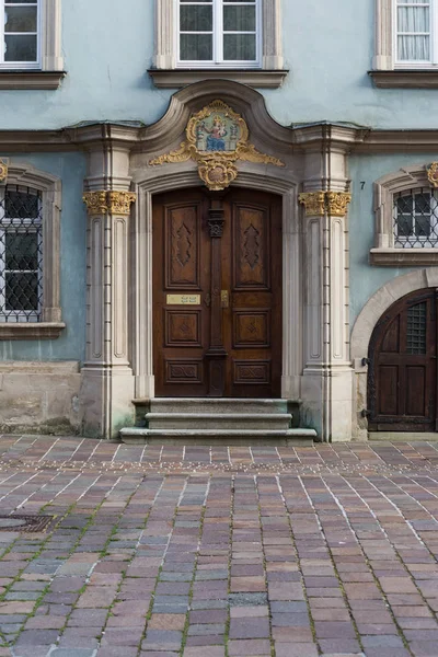Historisk Stad Södra Tyskland Fasader Och Statyer Och Detaljerad Ornament — Stockfoto