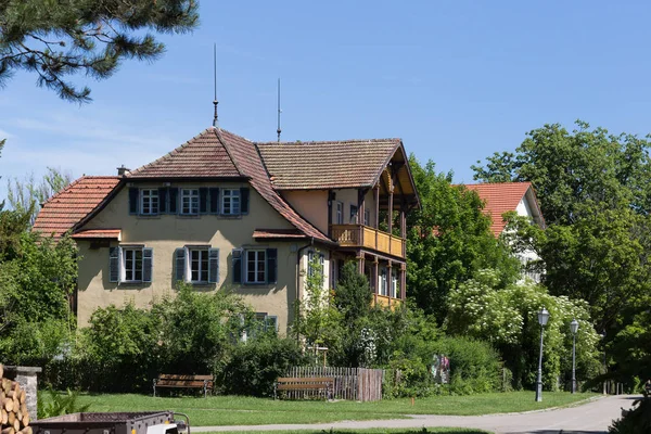 Einem Sonnigen Junitag Süddeutschland Sieht Man Ländliche Häuser Und Fassaden — Stockfoto
