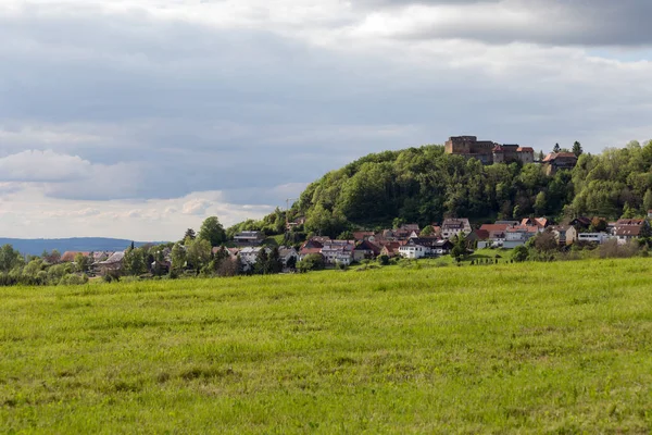 Gamla Riddarens Slott Södra Tyskland Landsbygden Våren Kan Grönt Landskap — Stockfoto