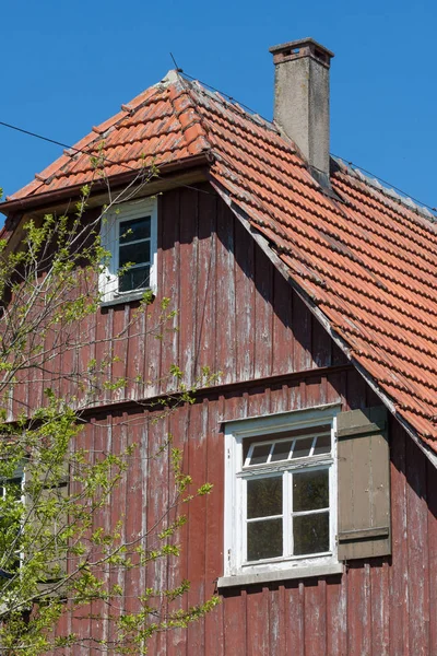在德国南部农村地区的春季 屋顶和建筑都是典型的浪漫景观 — 图库照片