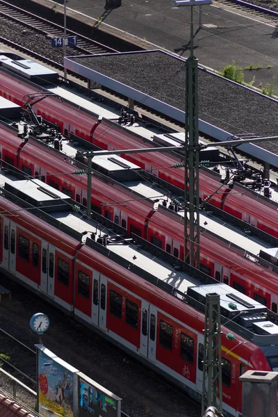 Bahnhof Verfolgt Züge Und Infrastruktur Von Oben Einer Historischen Stadt — Stockfoto