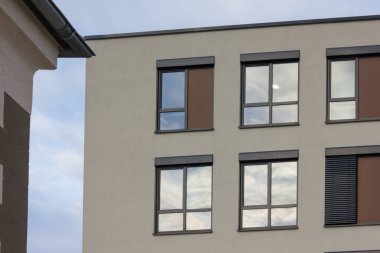 Bina cephe günbatımı zamanında, Almanya.