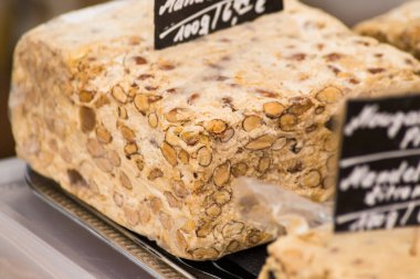 Güney Almanya sokak gıda pazarında lezzetli tatlılar.