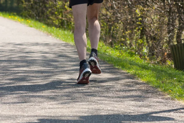 Man Draait Buiten Lente — Stockfoto