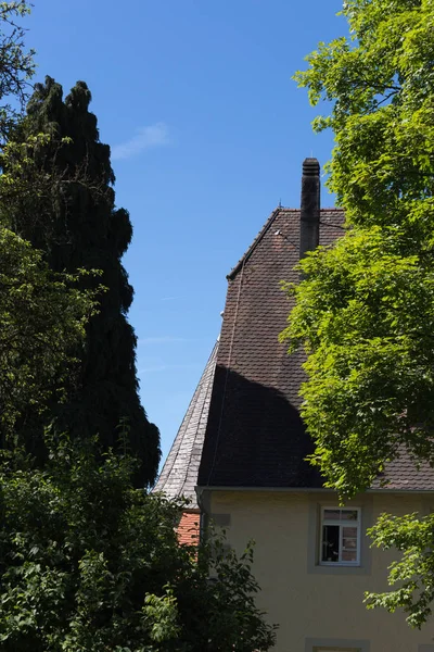 Einem Sonnigen Junitag Süddeutschland Sieht Man Ländliche Häuser Und Fassaden — Stockfoto