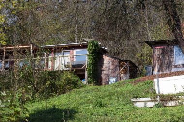 Güney Almanya tarihi şehir şehir Münih ve stuttgart sonbahar ay Kasım arasında çerçeve binalarda duvar ve cephe mimarisi