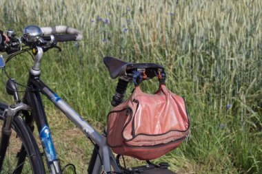 Eski motor bizim kırsalında, görünümü Kapat