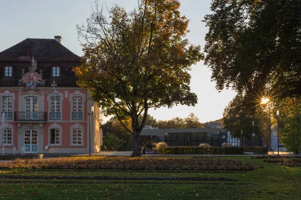 Architekturfassaden Und Baudetails Einer Historischen Stadt Süddeutschlands Einem Oktoberherbstabend Heller — Stockfoto
