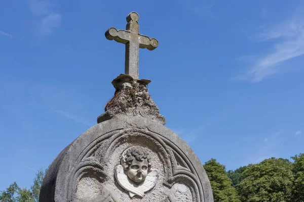 Kirchhof Sommer Der Historischen Stadt Süddeutschland — Stockfoto