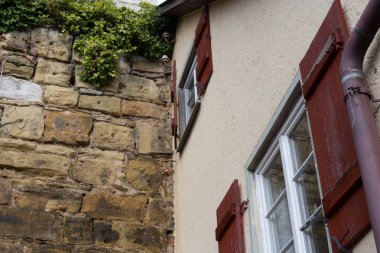 Güney Almanya tarihi şehir şehir Münih ve stuttgart sonbahar ay Kasım arasında çerçeve binalarda duvar ve cephe mimarisi