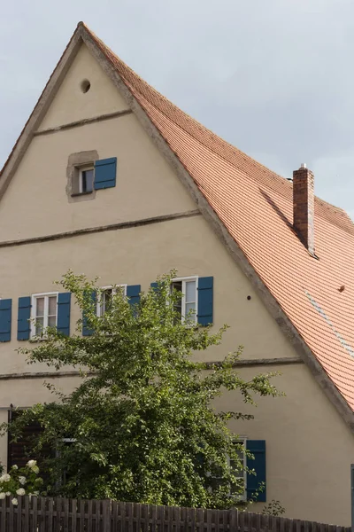 Historické Město Bavorsko Jižním Německu Létě Staré Dřevěné Dřevostavba Okny — Stock fotografie