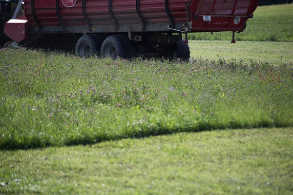 Tractor Haying Hierba Propia Césped Verano Sur Alemania Campo — Foto de Stock