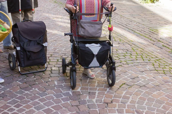 Historical City Street Market Rollator Senior Lady Man Sunny Day — Stock Photo, Image