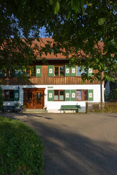 Bavarian Rumah Pertanian Musim Panas Hangat Sinar Matahari Dari Selatan — Stok Foto