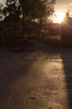 günbatımı güney Almanya stuttgart ve Münih yakınındaki tarihi kent içinde Kasım sonbahar Bulvarı'ndaki