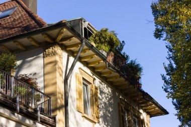 cephe mimarisi ve tencere ve Eylül ayında bir şehir bitkilerin gibi açık ayrıntıları city stuttgart yakınındaki Güney Almanya'da sezon sonbahar